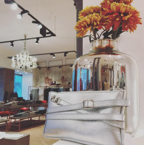 Glüxxkind in Kärtnerstrasse 17 1010 Vienna recieved metallic minibags