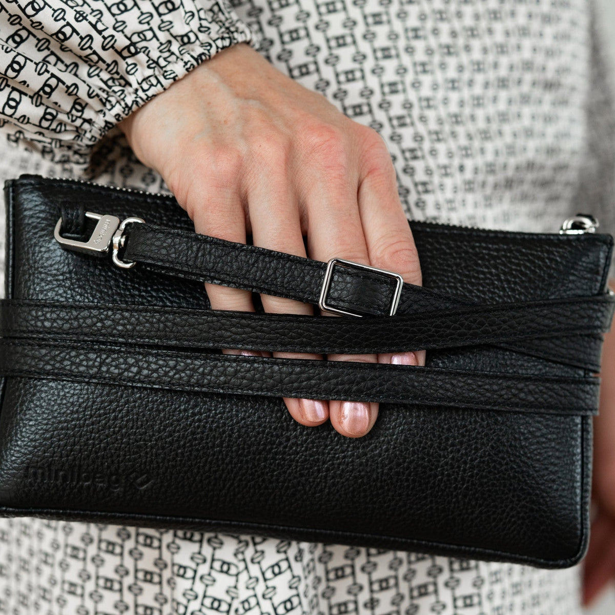 schwarze kleine Tasche, geldtasche zum umhngen in schwarz, handytasche zum umhngen in schwarz, schwarze handytasche , eldtasche zum Umhängen in schwarz