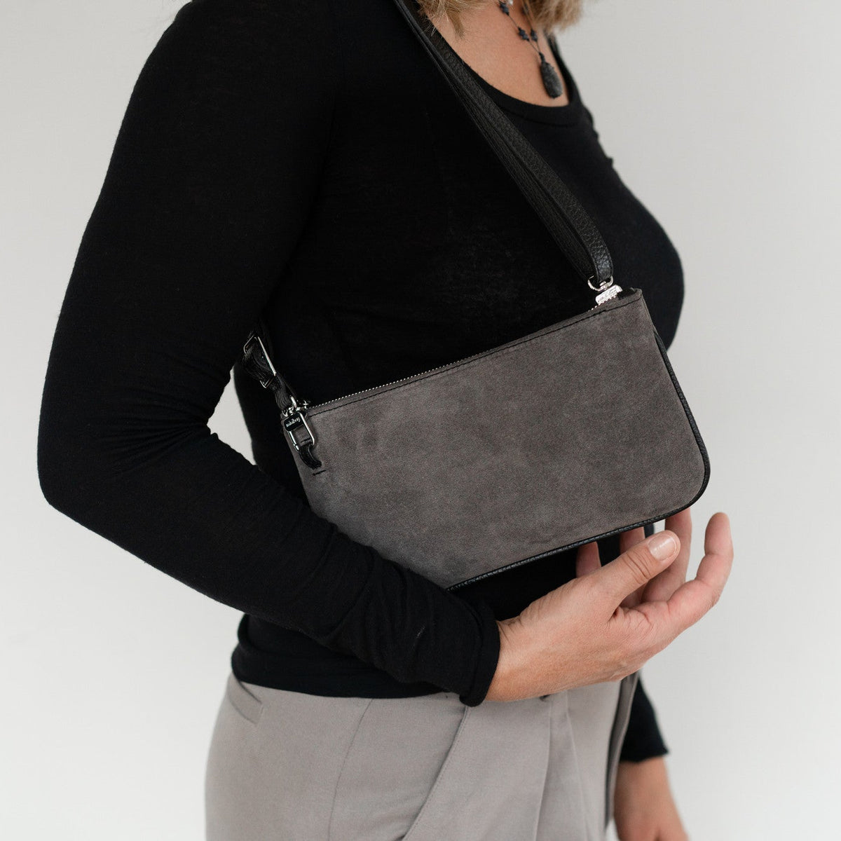 kleine graue tasche, velours grau, minibag velours grau