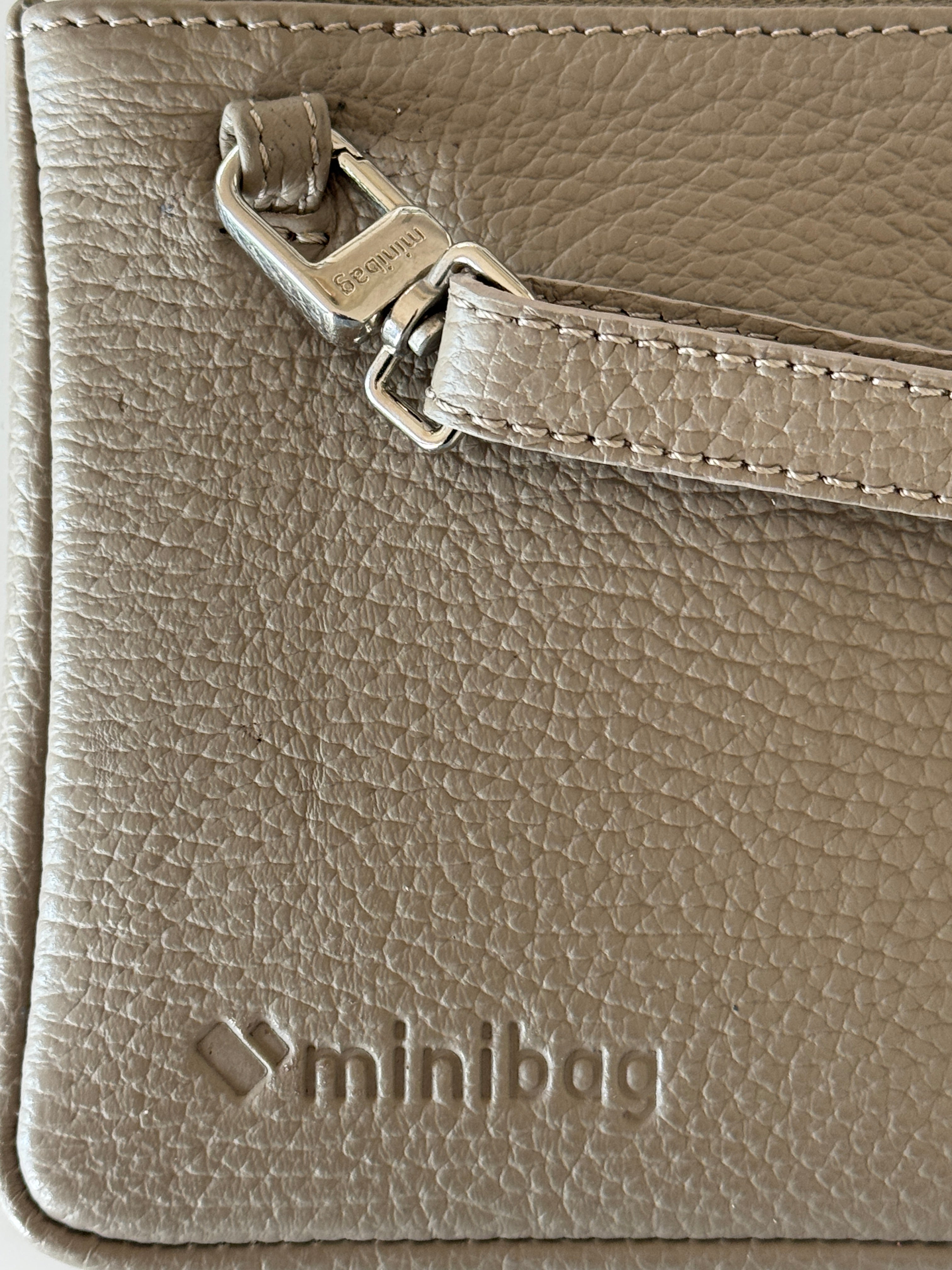 minibag taupe Fullbundle + gratis Schlüsselanhänger